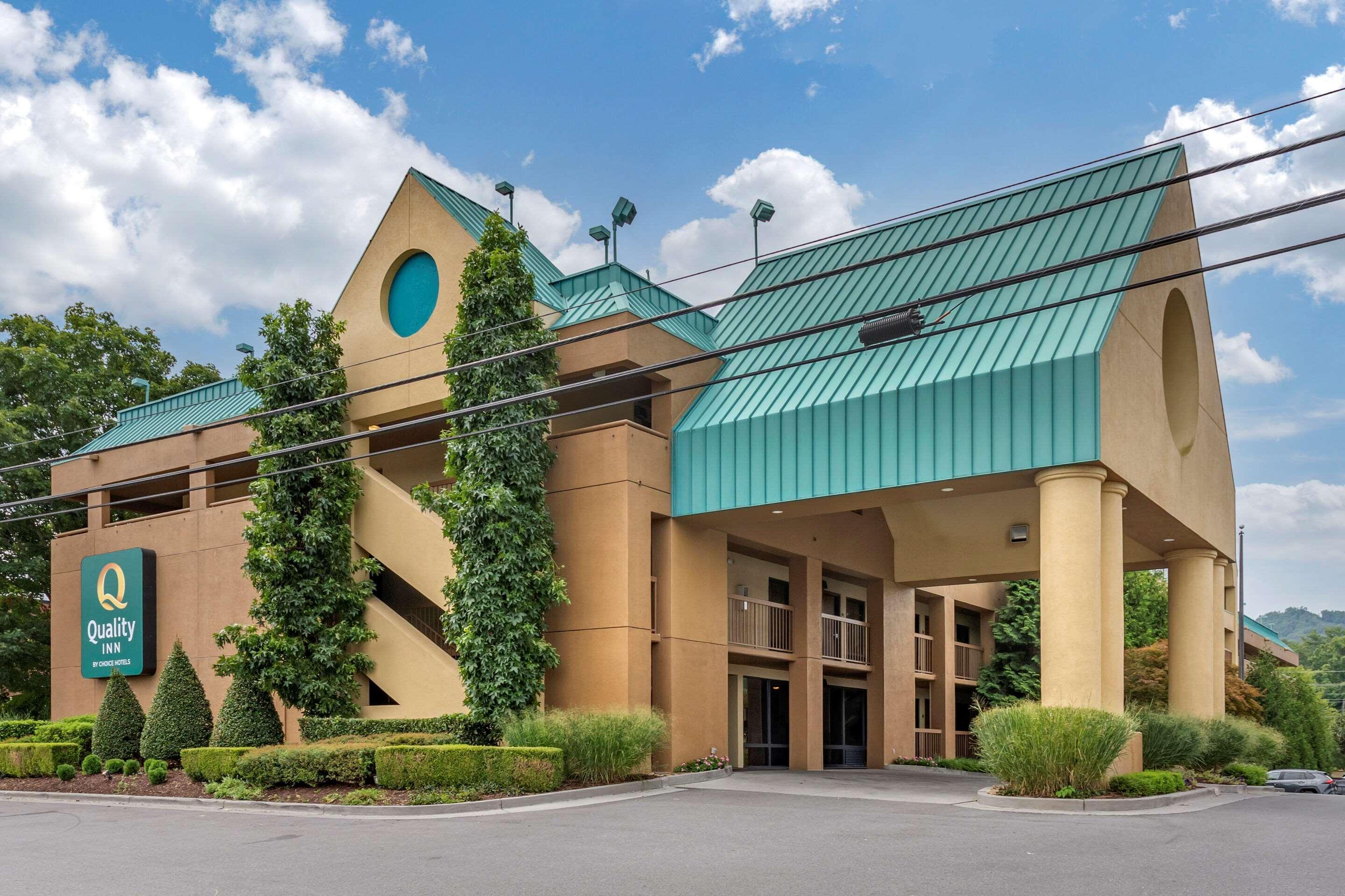 Quality Inn Near The Island Pigeon Forge Bagian luar foto