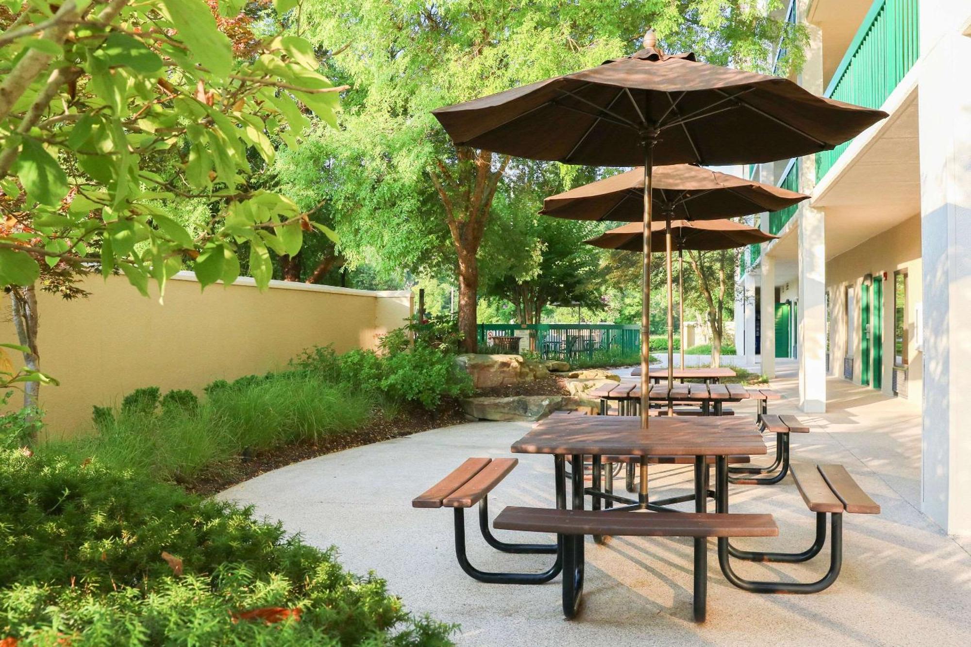 Quality Inn Near The Island Pigeon Forge Bagian luar foto