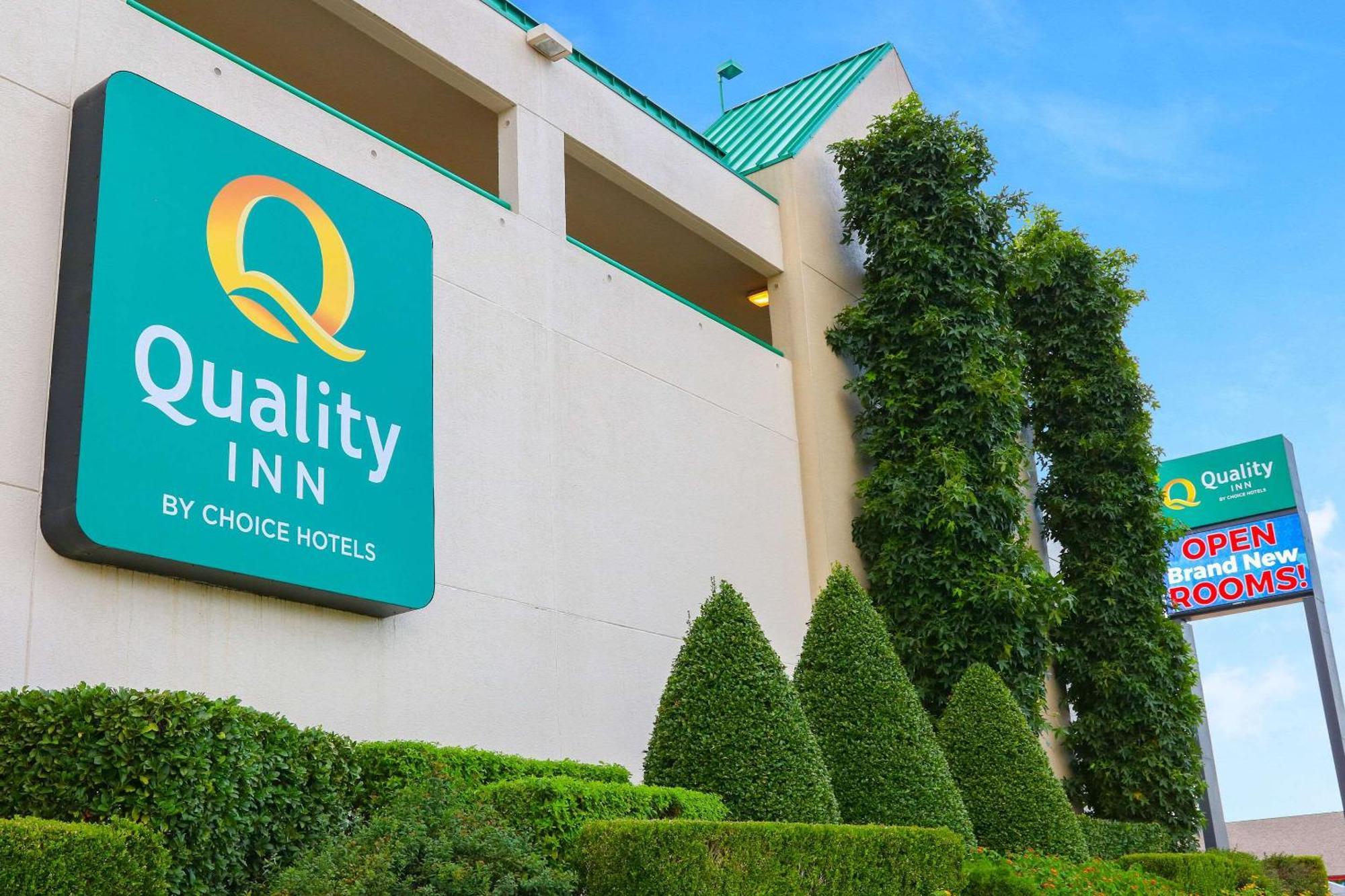 Quality Inn Near The Island Pigeon Forge Bagian luar foto